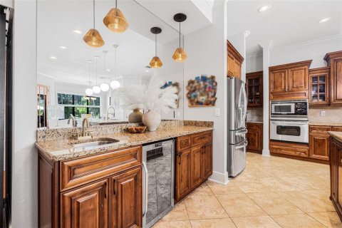 House in Tampa, Florida 4 bedrooms, 371.42 sq.m. № 1869127 - photo 21