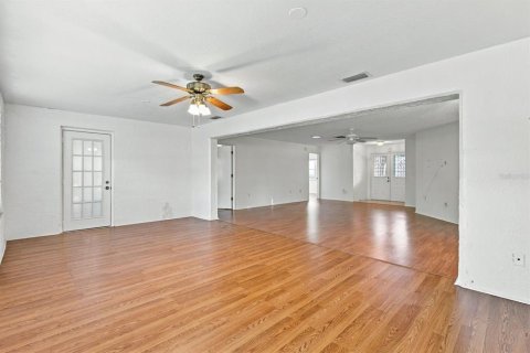 Villa ou maison à vendre à Palm Harbor, Floride: 3 chambres, 193.79 m2 № 2429284 - photo 8