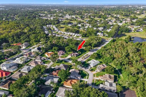 Villa ou maison à vendre à Palm Harbor, Floride: 3 chambres, 193.79 m2 № 2429284 - photo 2