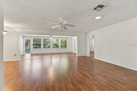 Villa ou maison à vendre à Palm Harbor, Floride: 3 chambres, 193.79 m2 № 2429284 - photo 4