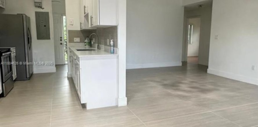 Condominio en Miami, Florida, 3 dormitorios № 1932427