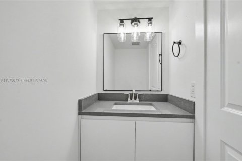 Townhouse in Cooper City, Florida 3 bedrooms, 120.96 sq.m. № 2043644 - photo 21