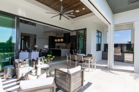 House in Wellington, Florida 4 bedrooms, 285.67 sq.m. № 2242206 - photo 22
