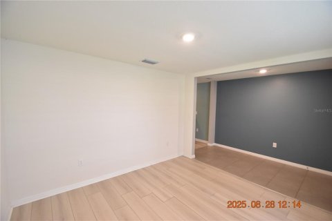 Casa en alquiler en Zephyrhills, Florida, 5 dormitorios, 242.01 m2 № 1914437 - foto 5