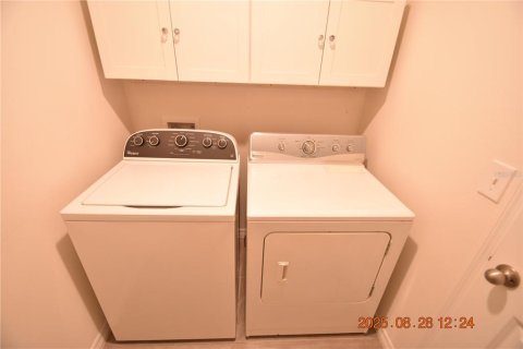 Casa en alquiler en Zephyrhills, Florida, 5 dormitorios, 242.01 m2 № 1914437 - foto 30