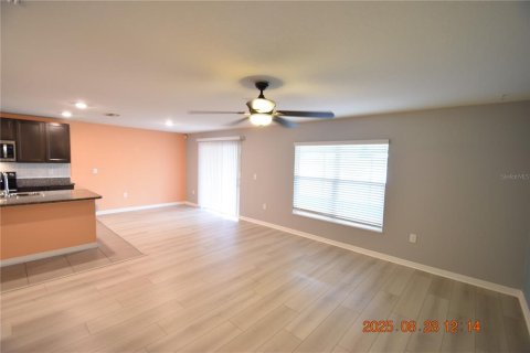 Casa en alquiler en Zephyrhills, Florida, 5 dormitorios, 242.01 m2 № 1914437 - foto 8