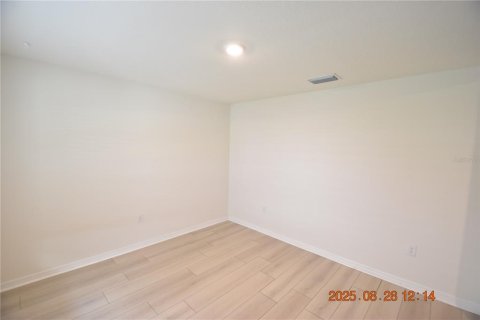 Casa en alquiler en Zephyrhills, Florida, 5 dormitorios, 242.01 m2 № 1914437 - foto 6