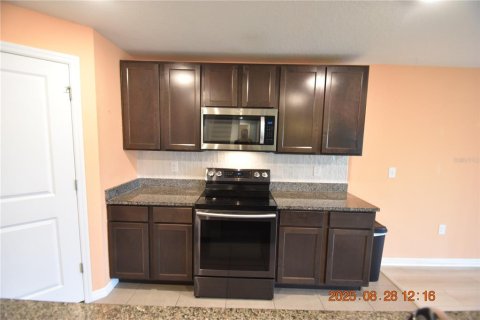 Casa en alquiler en Zephyrhills, Florida, 5 dormitorios, 242.01 m2 № 1914437 - foto 16