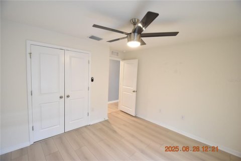 Casa en alquiler en Zephyrhills, Florida, 5 dormitorios, 242.01 m2 № 1914437 - foto 21