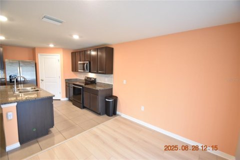 Casa en alquiler en Zephyrhills, Florida, 5 dormitorios, 242.01 m2 № 1914437 - foto 14