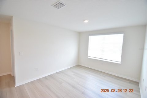 Casa en alquiler en Zephyrhills, Florida, 5 dormitorios, 242.01 m2 № 1914437 - foto 26