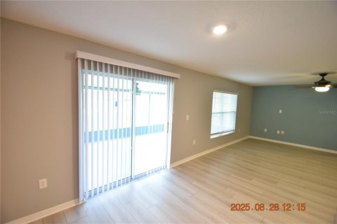 Casa en alquiler en Zephyrhills, Florida, 5 dormitorios, 242.01 m2 № 1914437 - foto 12