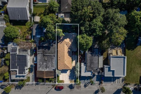 Commercial property in Miami, Florida 194.26 sq.m. № 1862689 - photo 4