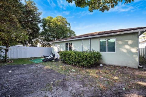 Commercial property in Miami, Florida 194.26 sq.m. № 1862689 - photo 17