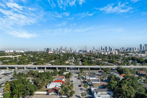 Commercial property in Miami, Florida 194.26 sq.m. № 1862689 - photo 5