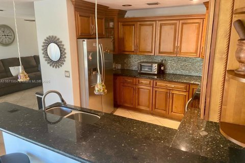 Купить таунхаус в Дирфилд-Бич, Флорида 1 комната, 168.15м2, № 2037998 - фото 11