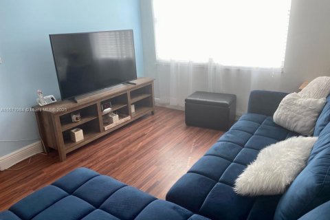 Купить таунхаус в Дирфилд-Бич, Флорида 1 комната, 168.15м2, № 2037998 - фото 22