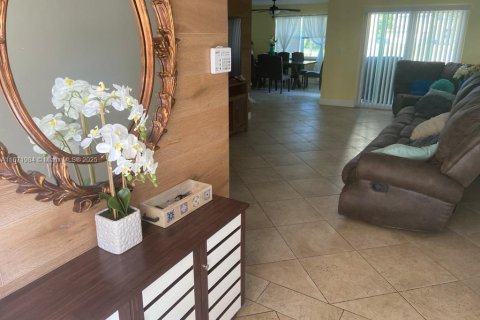 Купить таунхаус в Дирфилд-Бич, Флорида 1 комната, 168.15м2, № 2037998 - фото 12