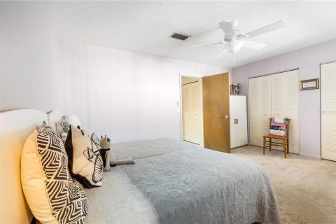 Condo in Saint Petersburg, Florida, 2 bedrooms  № 1562296 - photo 25