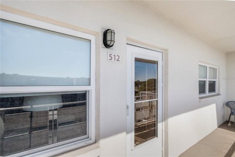 Condo in Saint Petersburg, Florida, 2 bedrooms  № 1562296 - photo 3