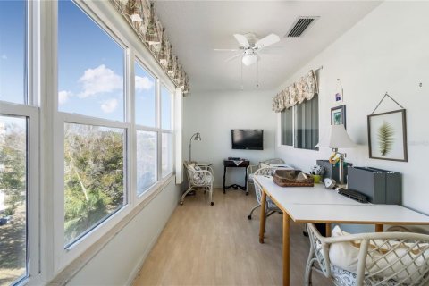 Condo in Saint Petersburg, Florida, 2 bedrooms  № 1562296 - photo 20