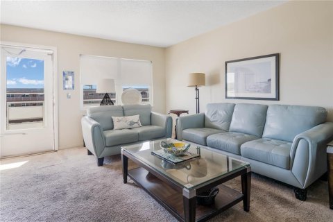 Condo in Saint Petersburg, Florida, 2 bedrooms  № 1562296 - photo 5