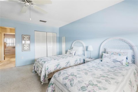 Condo in Saint Petersburg, Florida, 2 bedrooms  № 1562296 - photo 28