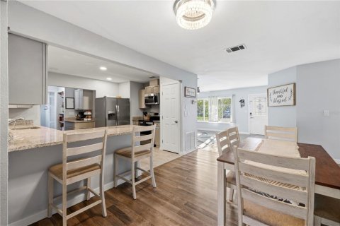 Купить виллу или дом в Норт-Порт, Флорида 8 комнат, 173.54м2, № 2310772 - фото 20