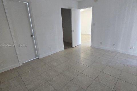 Condominio en venta en Miramar, Florida, 2 dormitorios, 77.29 m2 № 2033792 - foto 8