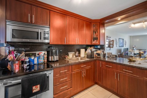 Copropriété à vendre à North Bay Village, Floride: 1 chambre, 70.61 m2 № 1922767 - photo 24