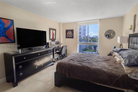 Copropriété à vendre à North Bay Village, Floride: 1 chambre, 70.61 m2 № 1922767 - photo 26