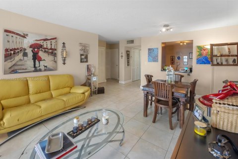Copropriété à vendre à North Bay Village, Floride: 1 chambre, 70.61 m2 № 1922767 - photo 14