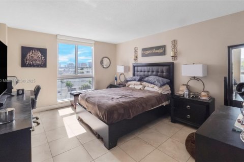Copropriété à vendre à North Bay Village, Floride: 1 chambre, 70.61 m2 № 1922767 - photo 27