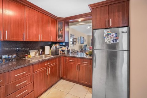 Copropriété à vendre à North Bay Village, Floride: 1 chambre, 70.61 m2 № 1922767 - photo 25