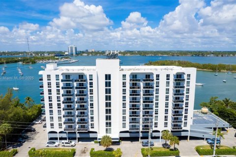 Copropriété à vendre à North Bay Village, Floride: 1 chambre, 70.61 m2 № 1922767 - photo 1