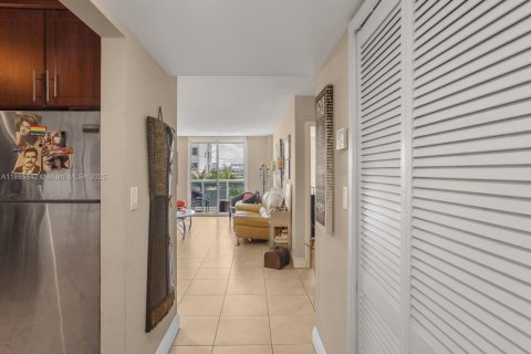 Copropriété à vendre à North Bay Village, Floride: 1 chambre, 70.61 m2 № 1922767 - photo 9