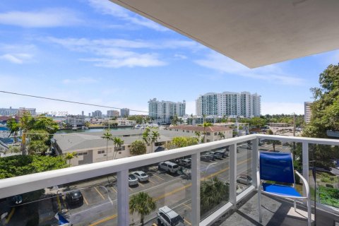 Copropriété à vendre à North Bay Village, Floride: 1 chambre, 70.61 m2 № 1922767 - photo 20
