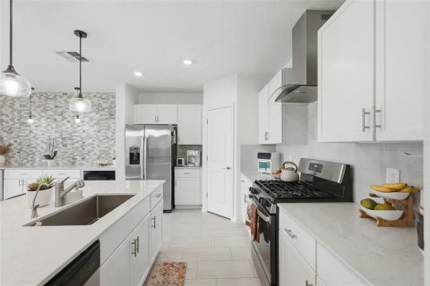 Villa ou maison à vendre à Land O' Lakes, Floride: 4 chambres, 173.73 m2 № 2316422 - photo 6