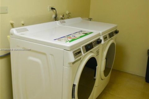 Снять в аренду кондоминиум в Майами-Бич, Флорида 1 спальня, 84.73м2, № 2049864 - фото 17