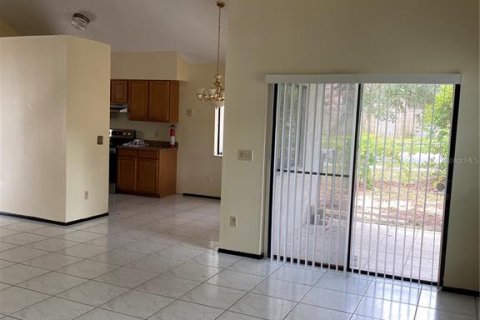 Villa ou maison à louer à Orlando, Floride: 3 chambres, 138.15 m2 № 2167625 - photo 3