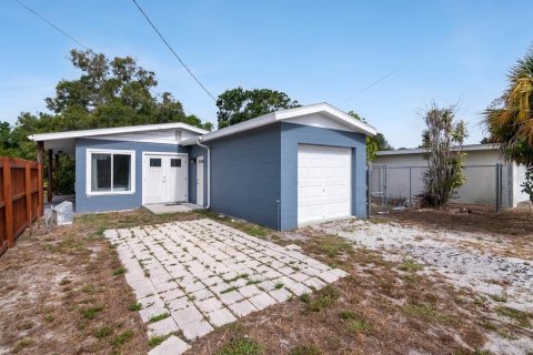 House in Gulfport, Florida 3 bedrooms, 130.43 sq.m. № 2197716 - photo 21