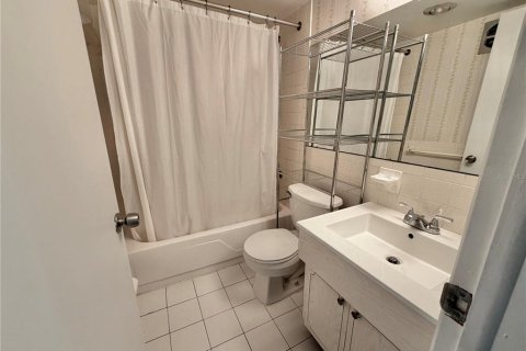 Condo in Clearwater, Florida, 1 bedroom  № 2394407 - photo 7