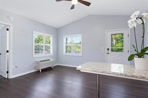 Casa en venta en Sarasota, Florida, 1 dormitorio, 29.73 m2 № 1880445 - foto 5
