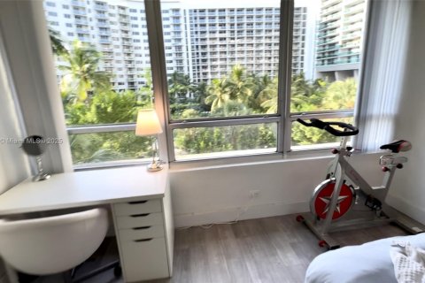 Снять в аренду квартиру в Майами-Бич, Флорида 1 спальня, 71.53м2, № 1932683 - фото 12