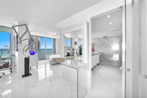Condominio en venta en Miami Beach, Florida, 3 dormitorios, 144.83 m2 № 1937926 - foto 19