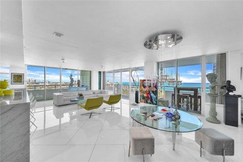 Condo in Miami Beach, Florida, 3 bedrooms  № 1937926 - photo 5
