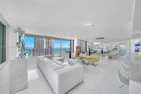 Condominio en venta en Miami Beach, Florida, 3 dormitorios, 144.83 m2 № 1937926 - foto 8