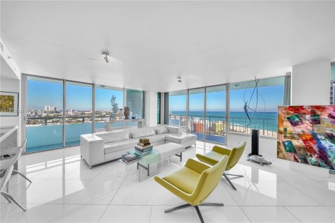 Condominio en venta en Miami Beach, Florida, 3 dormitorios, 144.83 m2 № 1937926 - foto 1