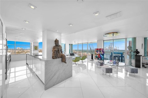 Copropriété à vendre à Miami Beach, Floride: 3 chambres, 144.83 m2 № 1937926 - photo 2