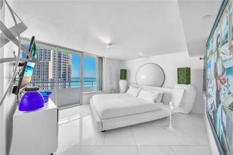 Condominio en venta en Miami Beach, Florida, 3 dormitorios, 144.83 m2 № 1937926 - foto 16